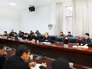 校党委中心组召开“两学一做”学习教育推进会暨专题三“坚守纪律底线,培养高尚情操”专题研讨会