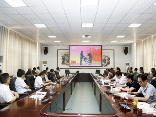 我校组织师生集中观看“七一勋章”颁授仪式