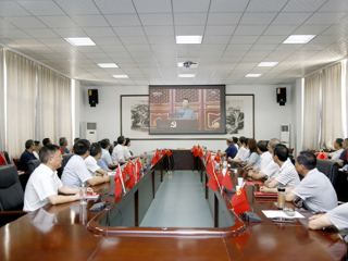 我校师生集中收听收看庆祝中国共产党成立100周年大会