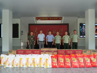 学校开展“八一”建军节拥军慰问活动